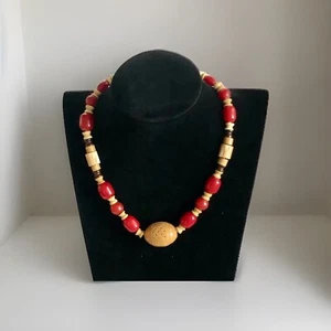 Halsband Kirschrot Bakelit Beige Creme Retro Boho Art Deco geschnitzt 15 Zoll - Bild 1 von 7