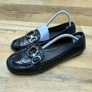 Stuart Weitzman Negro 8.5M CUERO SERPIENTE con Brocas de Sillín Driver MOCASINES PLANOS ZAPATOS - Imagen 1 de 7