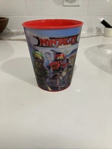 McDonalds 3-D Lego Ninjago Movie red plastic cup 4" tall 3 1/2" wide - Bild 1 von 4