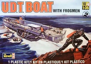 2012 revell SSP 85-0313 1/35 U.D.T. Boat with Frogmen Plastic Model Kit new - Picture 1 of 3
