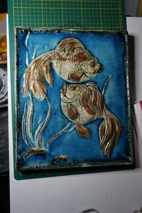 Staatliche Majolika Manufaktur Karlsruhe : Platte mit Fischen - Bild 1 von 3