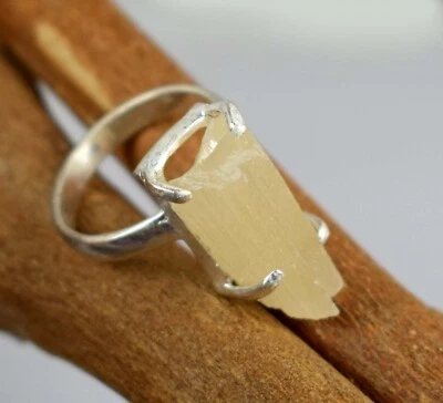 Anello Di Fidanzamento In Zaffiro Giallo Ceylon Grezzo 26,55 Ct/20 Mm - Immagine 1 di 4