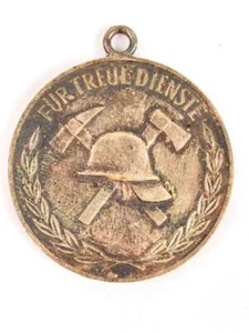 DDR Feuerwehr Medaille für treue Dienste in der freiwilligen Feuerwehr in silber - Picture 1 of 2