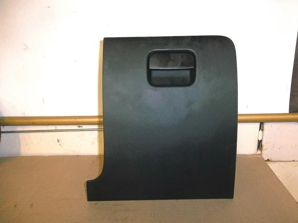 VW VOLKSWAGEN PASSAT 2009 OFFSIDE LADO DEL CONDUCTOR GUANTERA/CAJA DE ALMACENAMIENTO 3C2857922F Foto 1 de 1