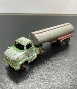 Tootsie Toy Tanker Truck Ford , Faded Green Cabin Red Tanker As Shown - Picture 1 of 11