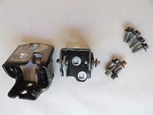 LH REAR Door Hinges UPPER LOWER 2007-2014 GMC Yukon XL Suburban OEM Black Bolts - Picture 1 of 4