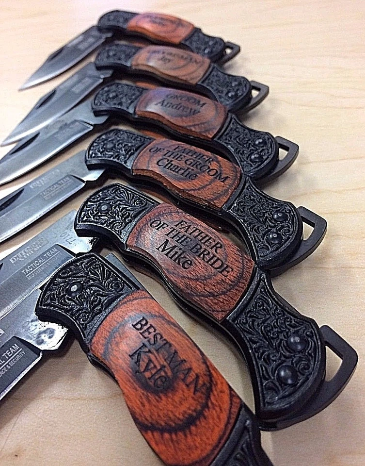 7 cuchillos de bolsillo de madera de hoja negra grabados personalizados cuchillos de padrino regalo Foto 1 de 1