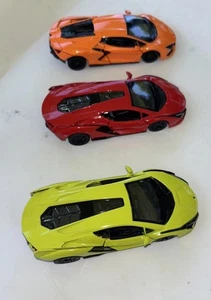 Paquete de 3 coches modelo diecast Lamborghini Revuelto escala 1/36 - Imagen 1 de 6