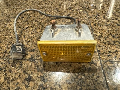 72-89 Mercedes R107 380SL 560SL 450SL Front Turn Signal ASSEMBLY Tested & Works! - Image 1 of 4