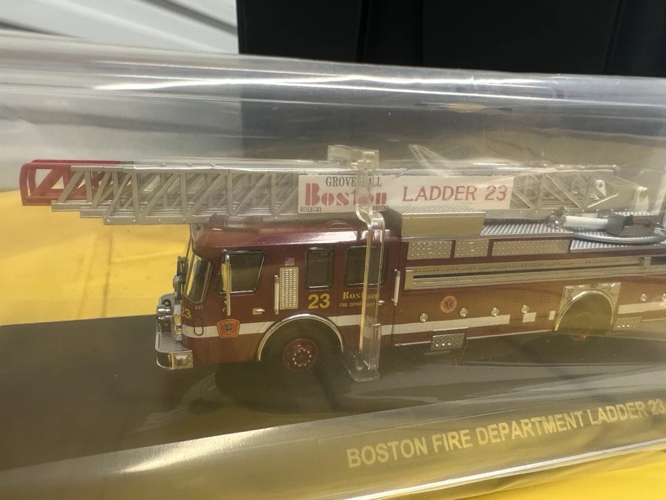 CÓDIGO 3 BOSTON MA ESCALERA DE BOMBEROS ESCALA 23 1/64 ***NUEVO EN CAJA*** Foto 1 de 1