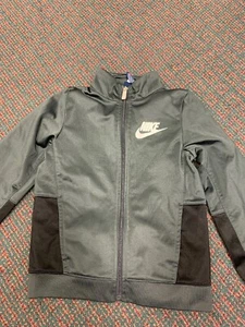 Nike Boys Track Jacket black dri fit Full Zip Collar Size 6/ 7 Preowned - Picture 1 of 3