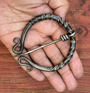 Medieval Cloak Pin Brooch Iron Hand Forged 3inches Heavy Duty Blacksmith Ornate - Bild 1 von 5