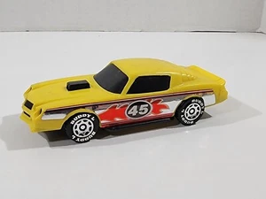 Coche Camaro de carreras Buddy L 6" plástico amarillo #45 vintage años 80 con calcomanías de llama - Imagen 1 de 9