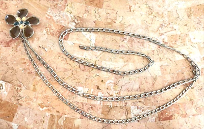 CINTURÓN CADENA AJUSTABLE TONO PLATA VINTAGE AÑOS 70 CON ACENTO FLOR ACRÍLICO 40" L Foto 1 de 2