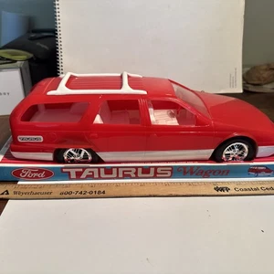 Vintage Tim Mee Kunststoff Spielzeugauto Ford Taurus Wagon im Paket #9131 - Bild 1 von 12