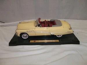 1949 BUICK ROADMASTER 1:18 DIECAST MODEL CAR Yellow with Red Interior - Picture 1 of 6