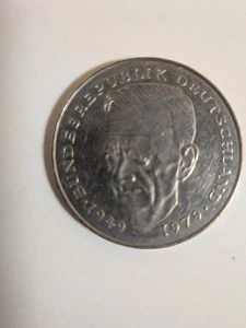 German 1989 J 2 Deutsche Mark Coin - Picture 1 of 2