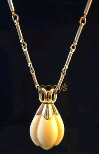 Sarah Coventry Ivory flower Pendant chain necklace Goldtone Signed Vintage  - Picture 1 of 6