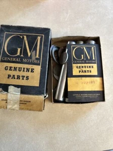NOS GM Chevrolet 1955-1959 Chevy 1/2 Ton Truck (2nd Ser.) King Pin Unit #3755235 - Picture 1 of 19
