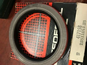 ONE GENUINE OEM FEDERAL MOGUL NATIONAL 417158 - Picture 1 of 3