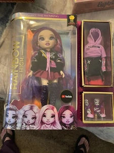 Neu im Karton Rainbow High Serie 3 Emi Vanda Modepuppe Spielzeug von MGA YouTube, lila pink - Bild 1 von 7