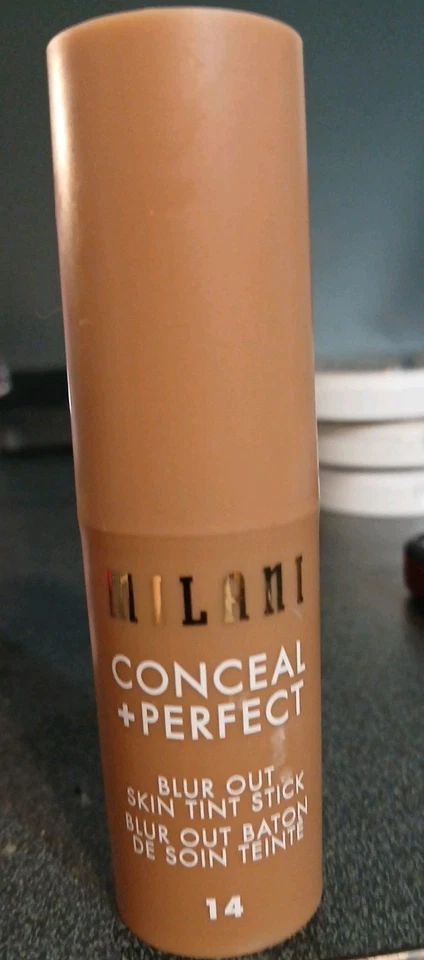 Barra de tinte para piel Milani oculta y desenfocada perfecta Foto 1 de 1