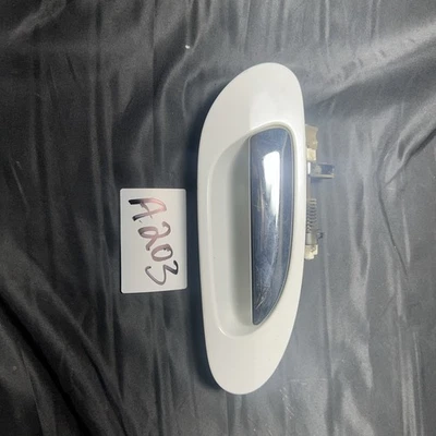 Maçaneta externa traseira direita R/R cromada/branca 99-03 ACURA TL - Imagem 1 de 4