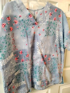 Basic 3 Pockets Blue/Pink Floral Scrub Top Size XL - Picture 1 of 1