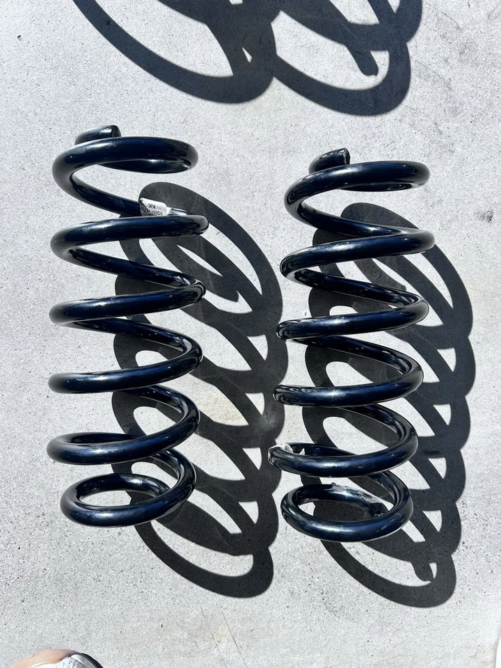 AUDI A3 S3 RS3 2015-2018 JUEGO DE MUELLES HELICOIDALES SUSPENSIÓN DELANTERA Y TRASERA IZQUIERDA Y DERECHA Foto 1 de 4