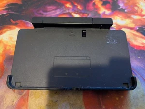 Nintendo 3DS Charger Stand - Picture 1 of 3