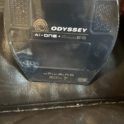 Putter Odyssey Ai-One Millled Jailbird Mini T 35" para diestros con cubierta Foto 1 de 4