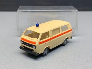 Volkswagen VW T3 Bus Transporter Rotes Kreuz Einsatzwagen Van PKW Roco H0 1:87 - Picture 1 of 12