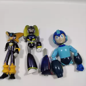 Lotto 3 pezzi figurine e ricambi Mega man Bandai/C/sst vintage danneggiati - Foto 1 di 2