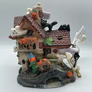 Casa de Halloween iluminada Haunted Inn 1998 Spooky Hollow 6" x 5" calabaza fantasma de colección - Imagen 1 de 18