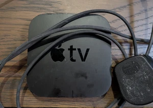 Apple TV 3rd Generation A1469 HD Box - Box & Power Cable, No Remote - Picture 1 of 3