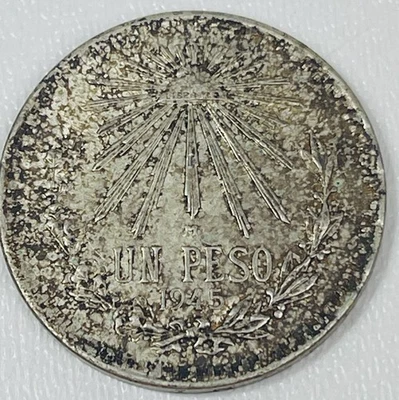 Moneda de Plata México 1945 M Un Peso Liberty Cap and Rays Eagle Estados Unidos Foto 1 de 4