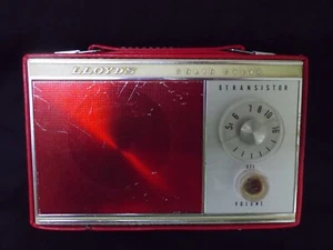 Radio Portátil Lloyds Rojo Estado Sólido 8 Transistores AC DC Modelo 7S43D Japón - Imagen 1 de 12