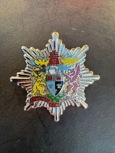 OBSOLETE Gwent Fire Brigade Service Wales Cymru Enamel Cap Hat Uniform Badge - Picture 1 of 2
