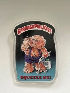 Garbage Pail Kids Button 1986 Topps Pin Squeeze Me - Imagen 1 de 2