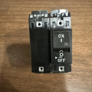 CHINEHOW CVP-TH Hyd Mag Disyuntor 2 Polos 30A 2-4402440-0-D 120/240 Plano - Imagen 1 de 4