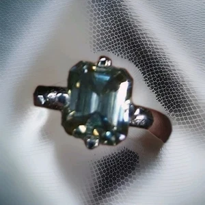 Green Emerald Ice Moissanite Diamond Solitaire 925 Silver Ring Size 7_Multicolor - Picture 1 of 9