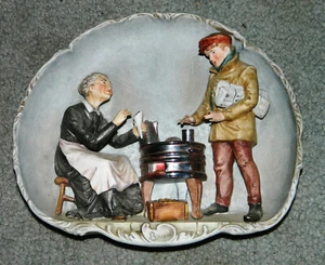 Figura colgante de pared de porcelana firmada Capodimonte Pucci madre e hijo #44/253 - Imagen 1 de 7