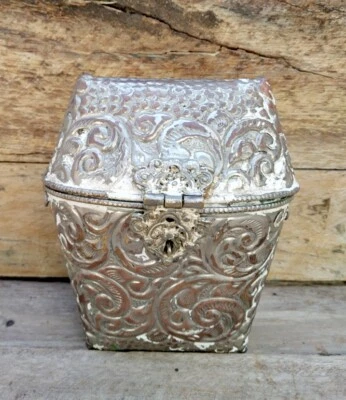   Vintage Copper  Floral Carving Woman Purse Hand Purse collectible - Image 1 of 4