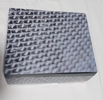 Микрофон конденсаторный TLM 103 Neumann черный с большой диафрагмой с коробкой и амортизирующим креплением - Изображение 1 из 4