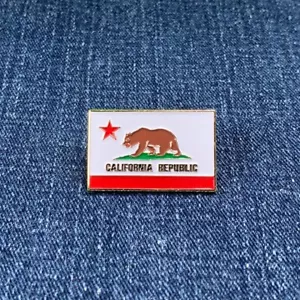 California Flag Pin - CA Republic Cast Metal Enamel Rubber Backing 15/16" - Picture 1 of 3