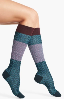 Kensie 女式棉质 Fair Isle 及膝袜多色 9-11 3292 码  — 第 1/3 张图片