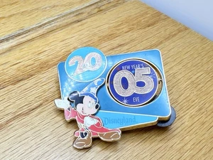 Disney Pin Sorcerer Mickey - Silvester/Tag 2005/2006 Spinner - Bild 1 von 2
