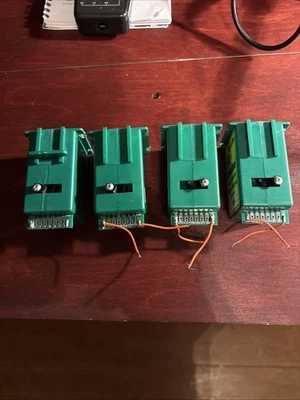 Circuitron 8006000 Tortoise Slow Motion Switch Machine - Green - Image 1 of 3