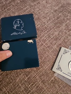 George Washington 250 year Commemorative Half 1982 D Uncirculated Silver OGP - Image 1 of 4