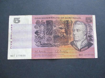 Australian Banknotes: Circulated $5- Great Item, Must Have! (T7102) - image 1 of 3